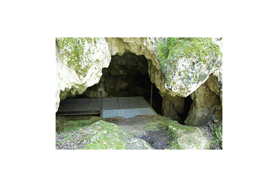 Cueva prehistórica de Serinyà